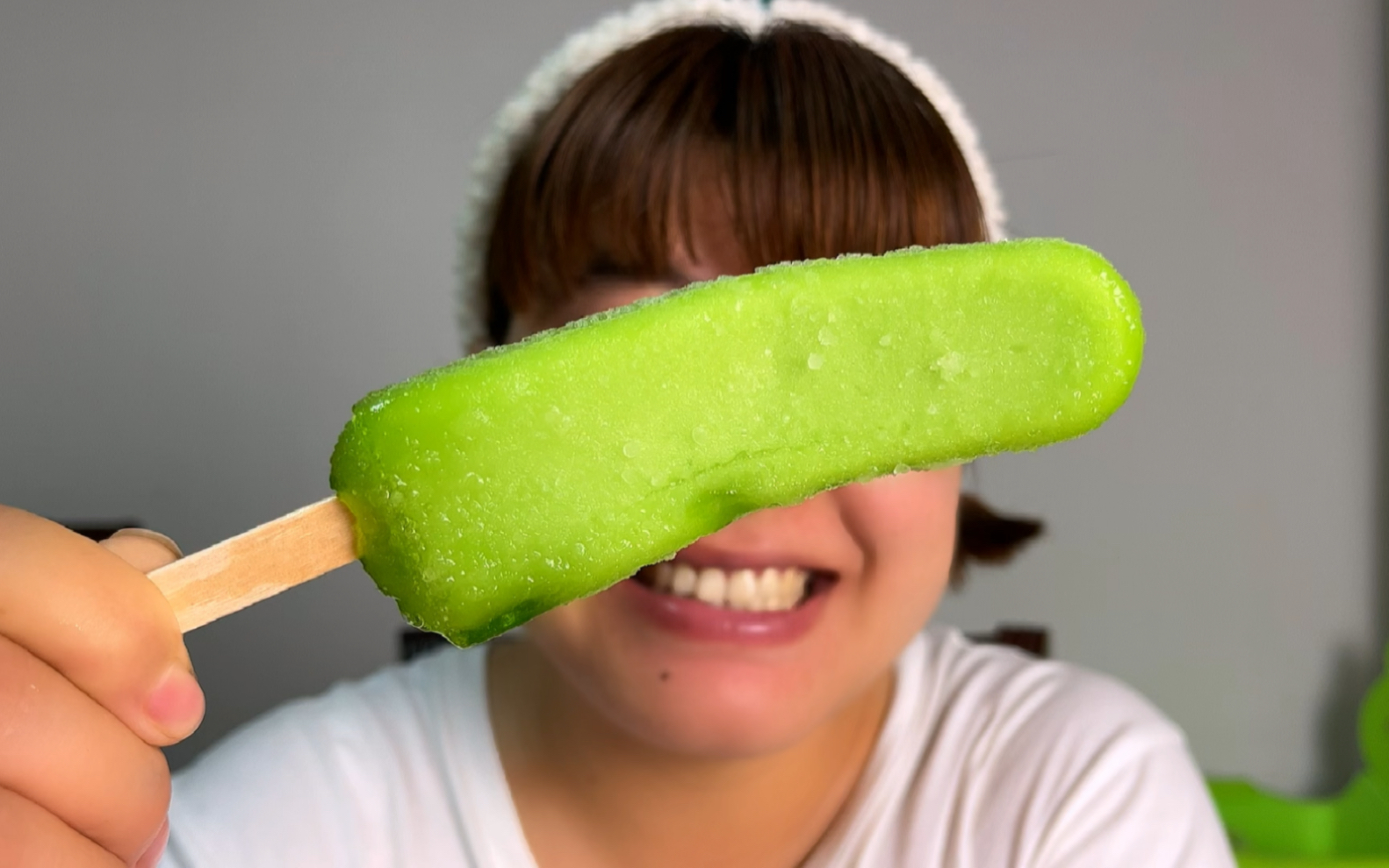 绿舌头棒冰