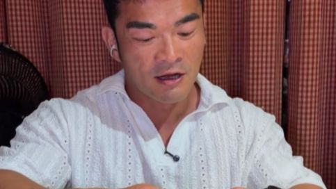 上次带烤鸡少年来这家店吃饭，老板硬是不收钱，今天带同学们来团建一下还个人情