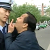 豪车司机不仅酒驾还殴打交警，交警却被局长关了禁闭