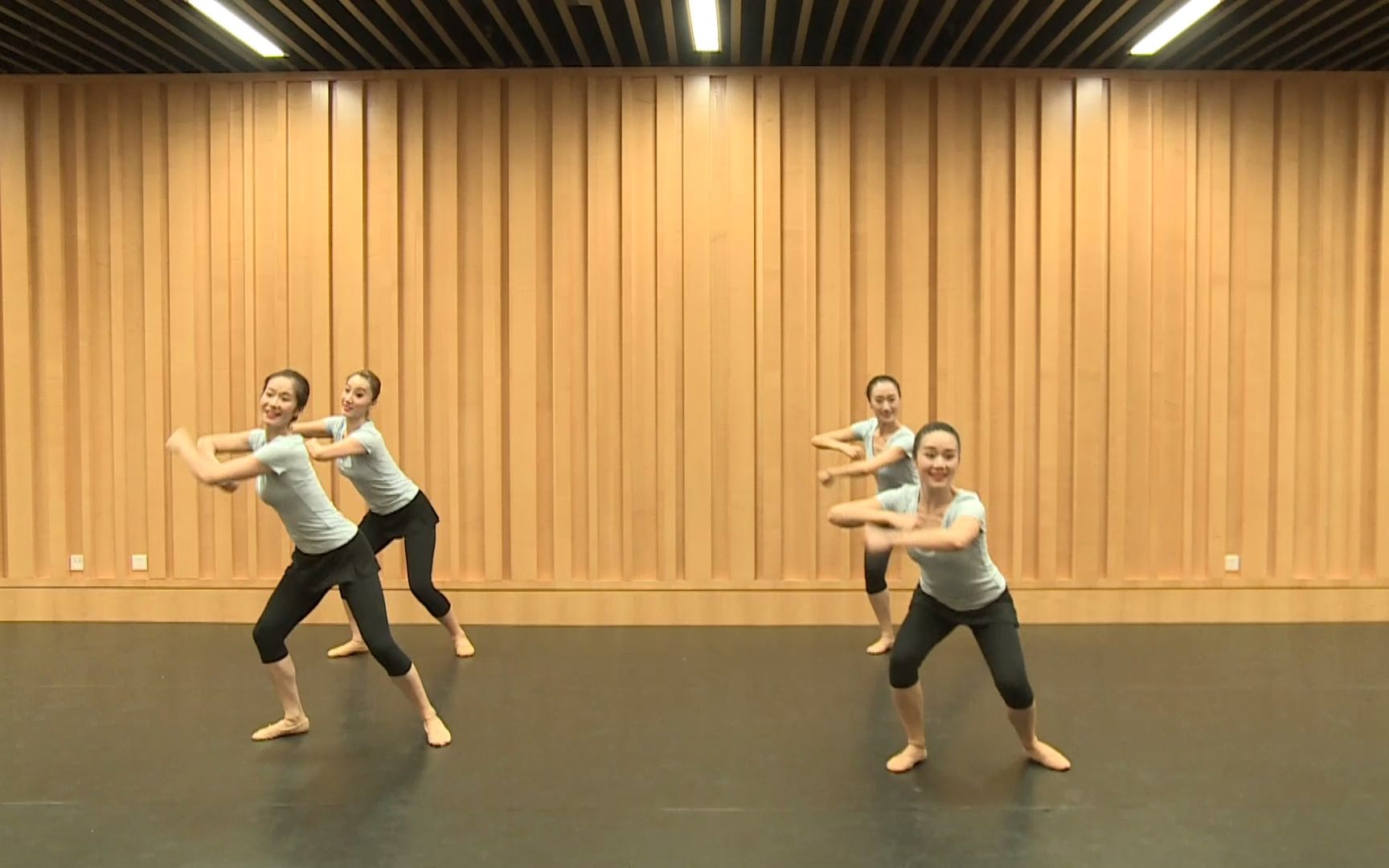 中国舞蹈家协会《中国舞考级》第六级《Happy跳跳》