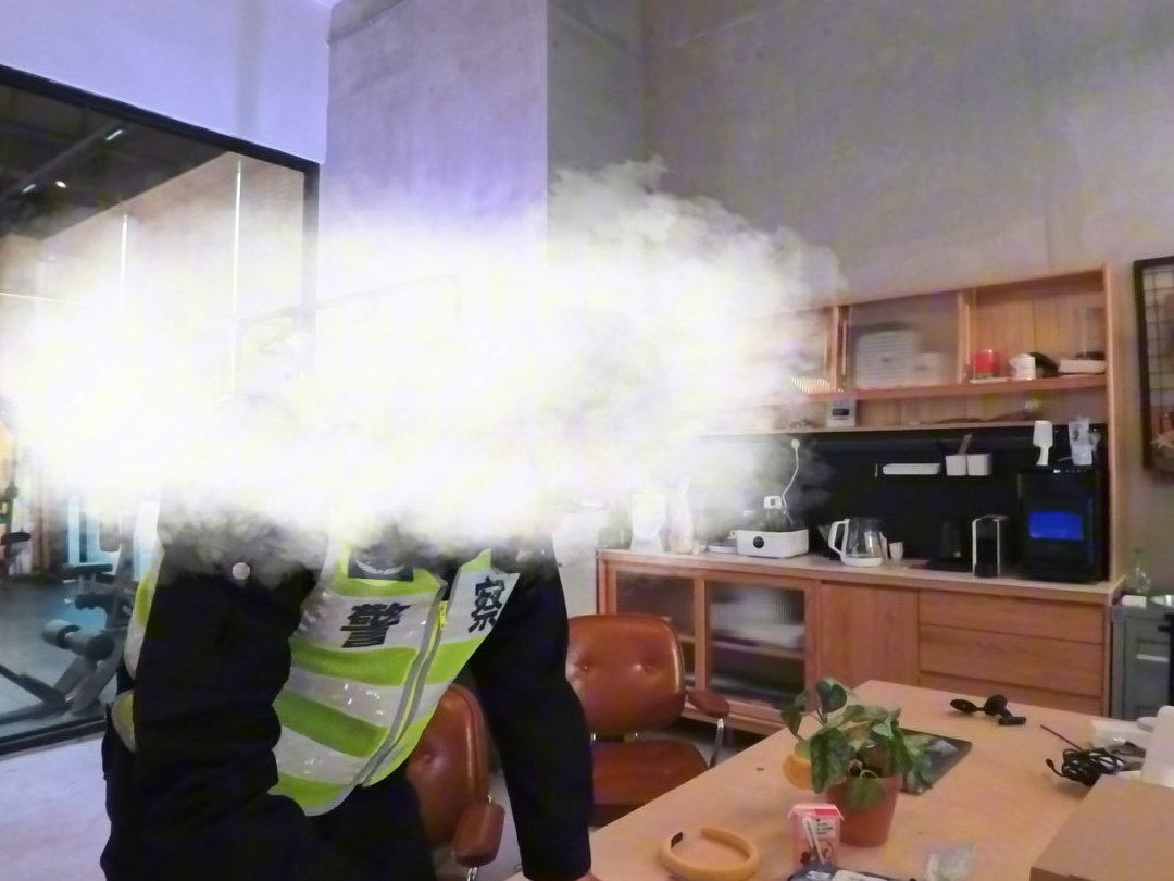 法拉利改色忘备案，叔叔上门开罚单…