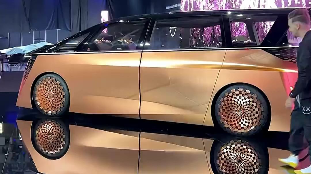 日产Hyper Tourer概念车！会悬浮的座椅？【超跑爱丽丝Super】