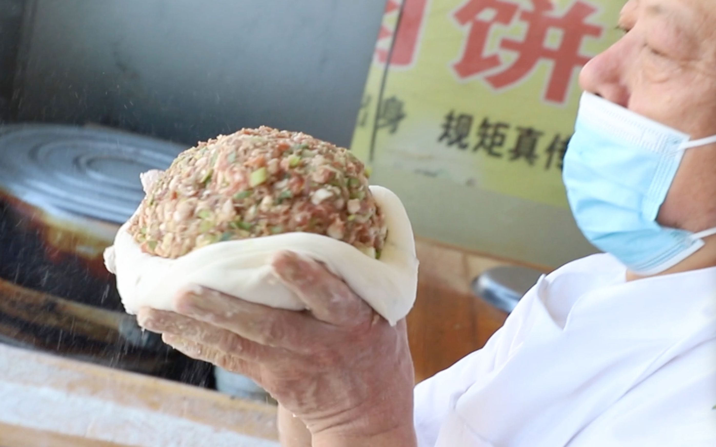 河北霸气大爷做肉饼就是练武功，一个包里3斤肉，闻名京津冀