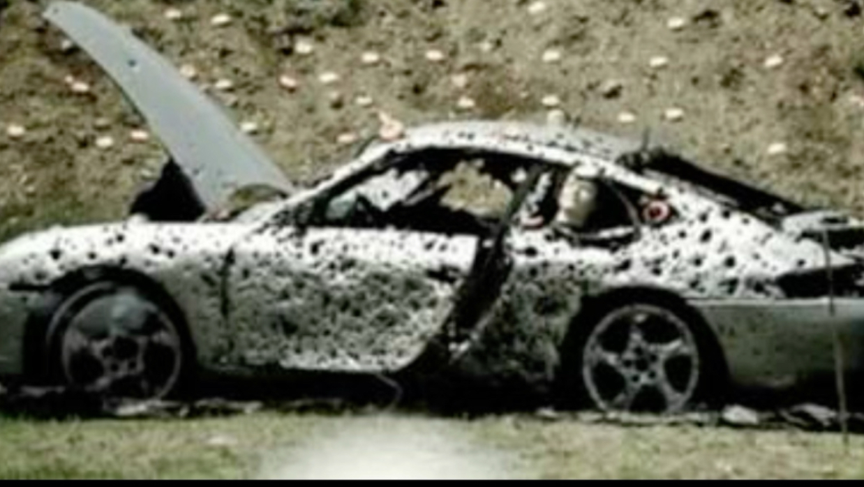 向保时捷911射一万发子弹