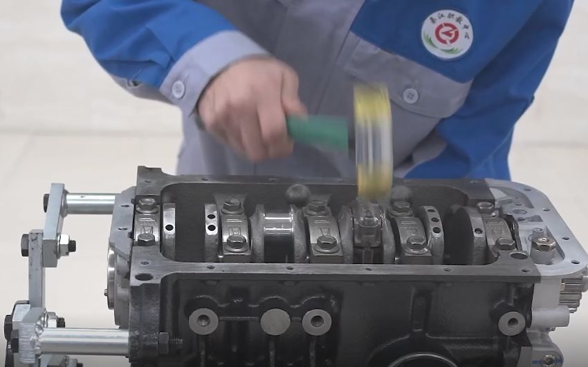 汽车发动机活塞拆装及测量职高考试标准