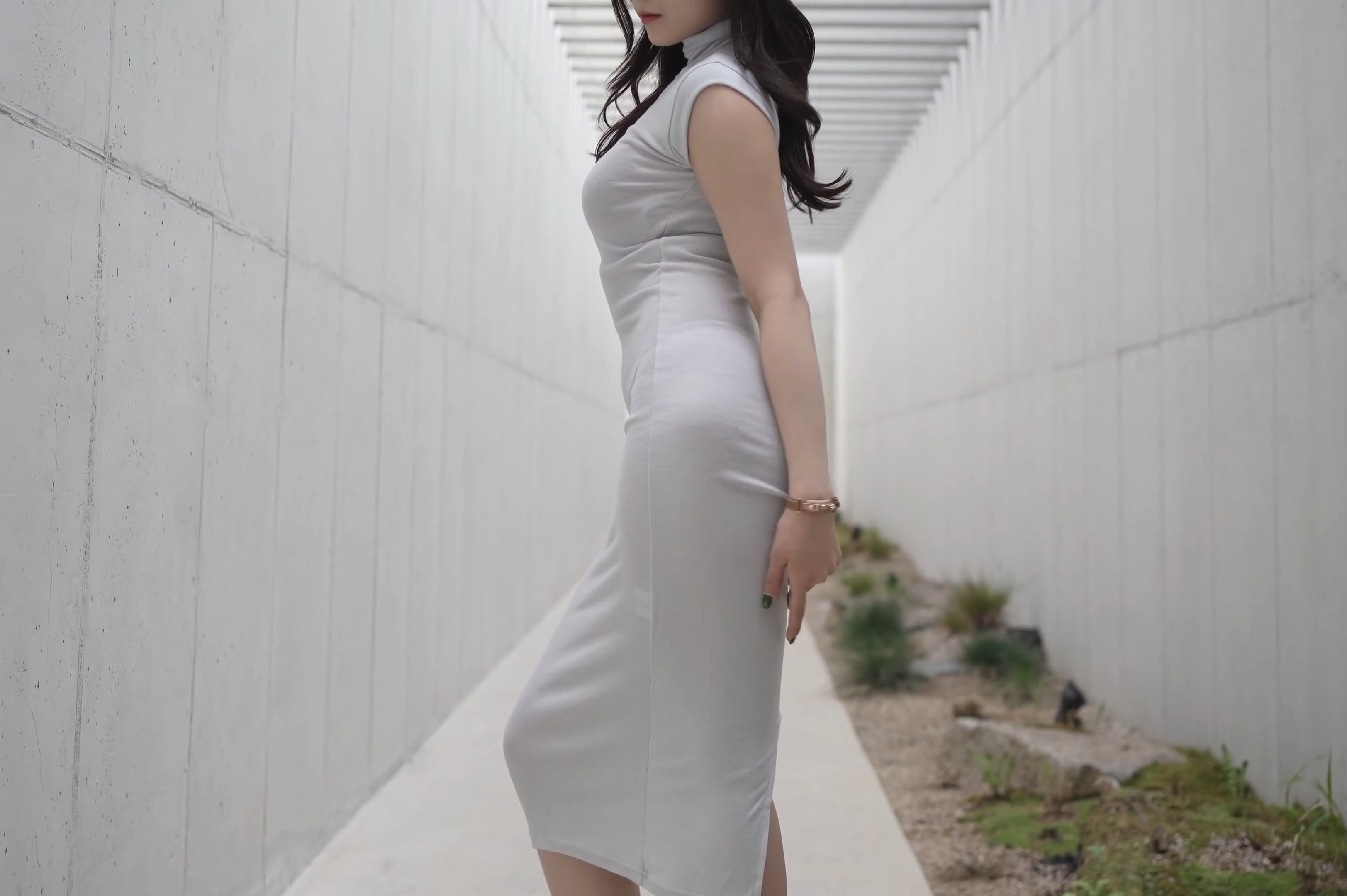 Miss GGotBBang's High Neck Slim Fit Dress Outfit