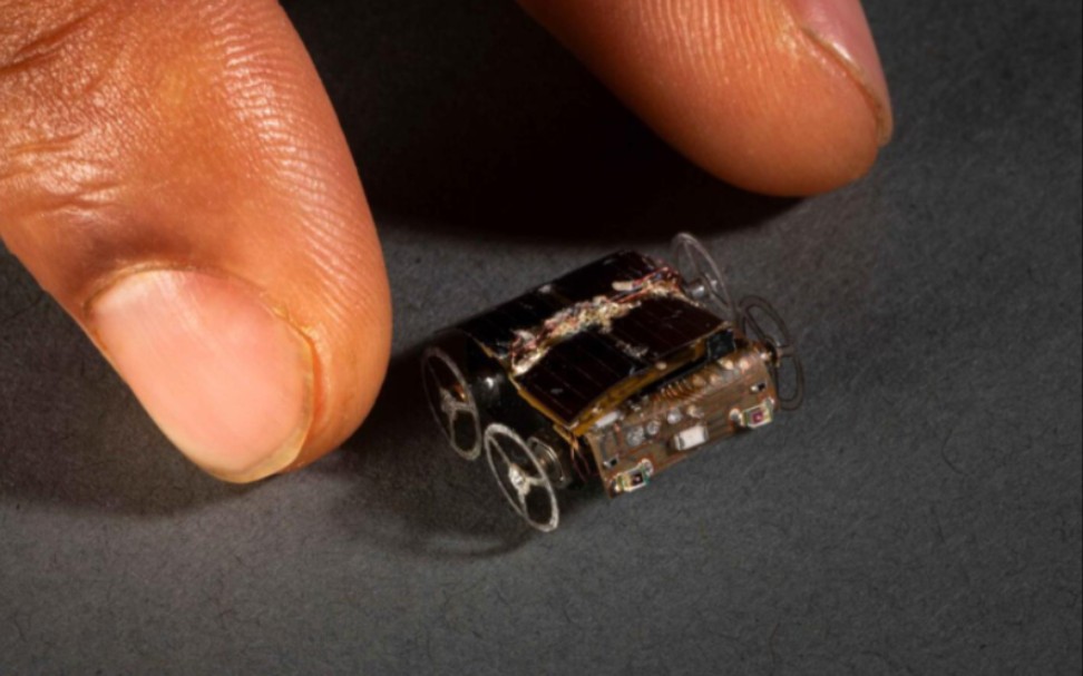 华盛顿大学微型机器人：无需电池，光电驱动