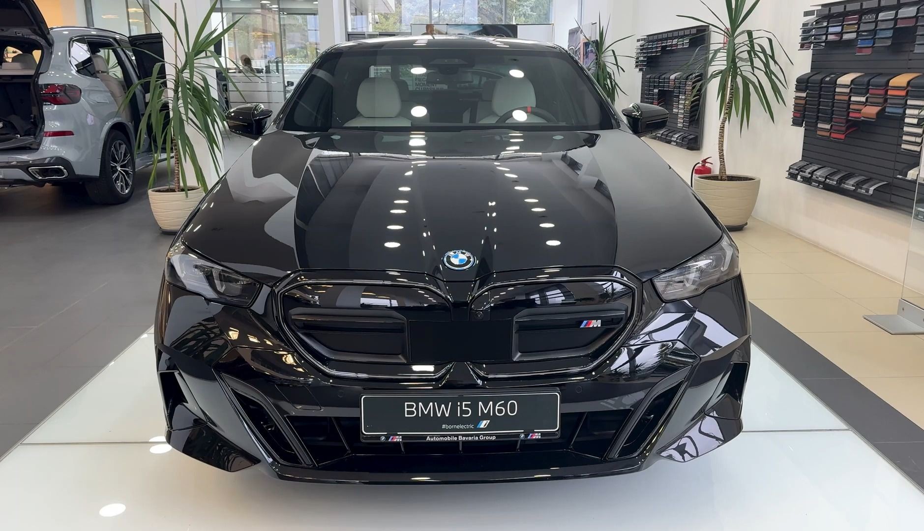 NEW 2024 BMW 5 Series M60 【宝马i5 M60 宝石青/黑】