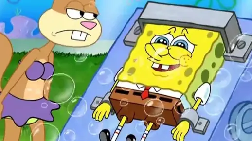 海绵宝宝被珊迪绑架了，珊迪要解剖海绵宝宝