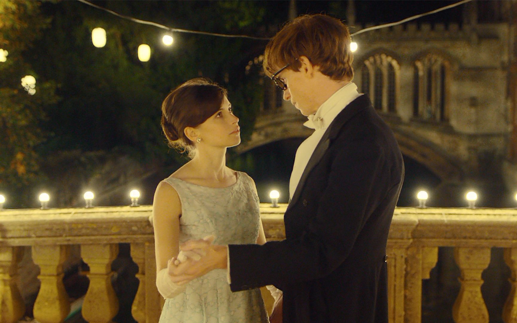 【越哥】这个科学界的“全球网红”，每个人都认识，但看电影才会更了解他！《万物理论》