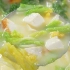 俗话说 “白菜豆腐保平安”，冬天给家人做个白菜豆腐三鲜汤，营养又美味~