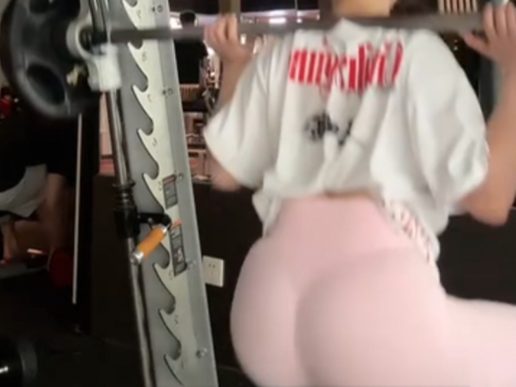 Gym Deep Squat Glute and Leg Workout