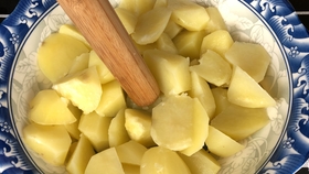 豆块肉片怎么做好吃 f1166e4256421675e31ca9177534aa243aa33b7a.jpg@280w_158h_1c_100q.jpg