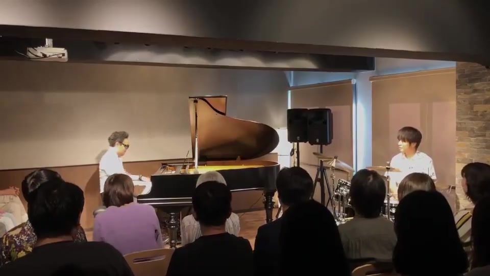 Radwimps 四年以来智史第一次现场打鼓 哔哩哔哩 つロ干杯 Bilibili