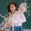 叛逆学生向老师喷射不明液体