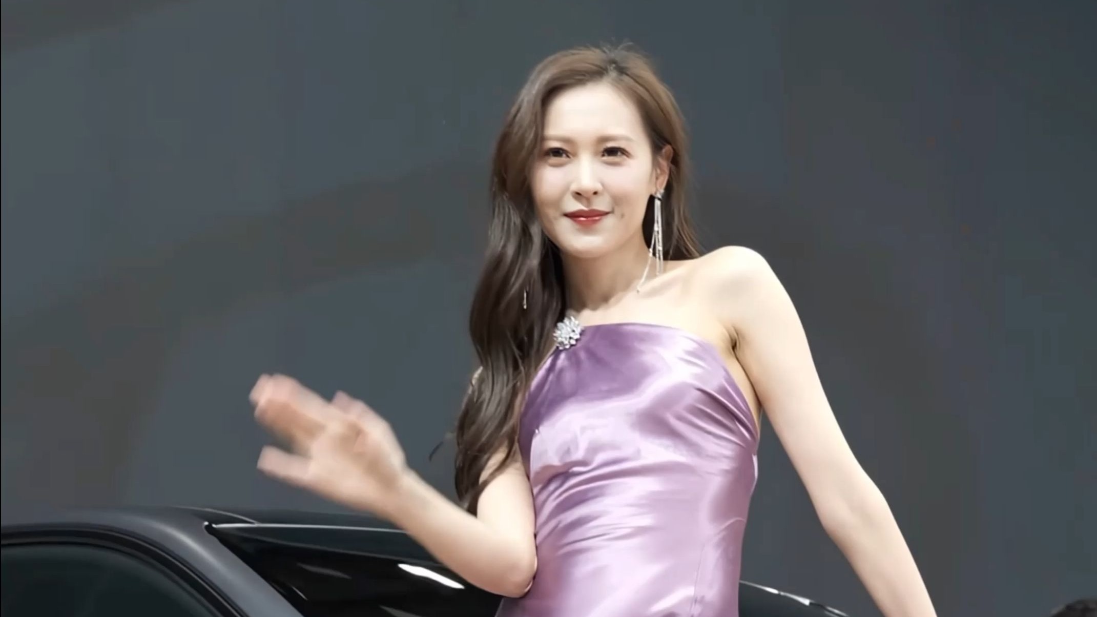 露脚趾，一字带高跟。小龙鼠 ，大湾区车展，4K无美颜摄影