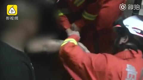 恶搞警察手铐视频,恶搞警察手铐视频大全