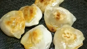 速冻水饺怎么弄 f24e06313f69c7ba3f22b02b5c6ebfb8b1a84ba6.jpg@280w_158h_1c_100q.jpg