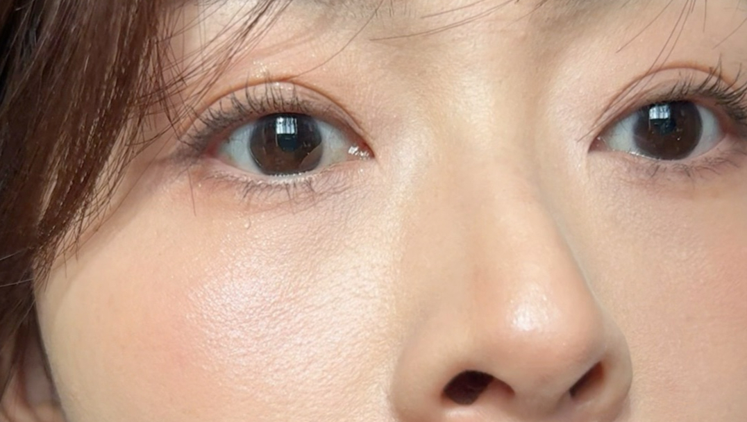 38岁，自然光下的淡妆
