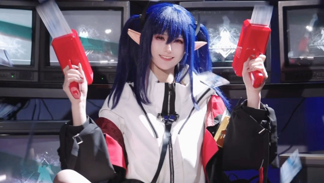 妈妈 这个喷钞机真好玩