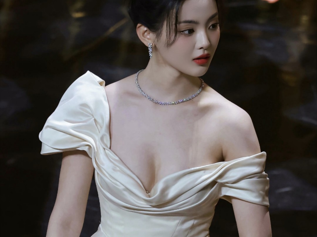 不看那里挑战—杨超越