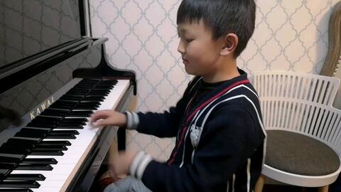 很火的音乐钢琴教学 f3b89018d60b2dae454f1880635dc1464264a724.jpg@480w_270h_1c