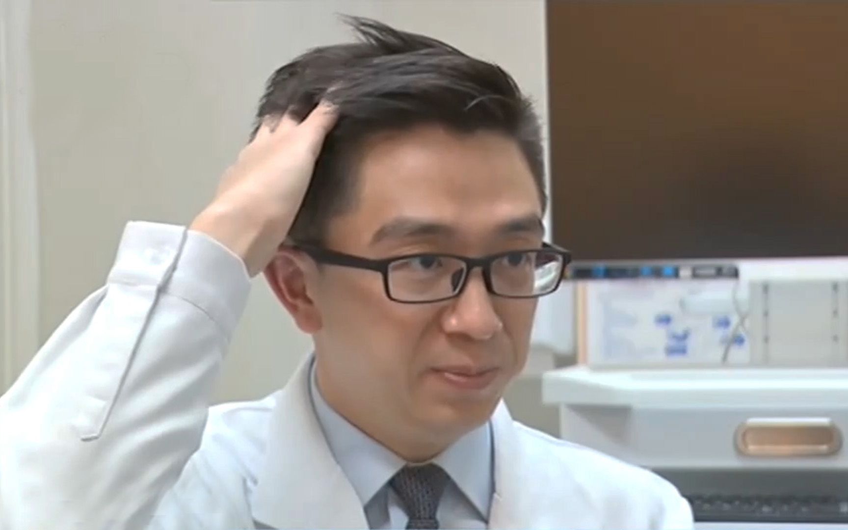 “双指拔 五指推” 专家教你在家自测脱发程度