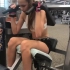 美国女孩的腿部和腹肌训练-My gym workout on legs and abs