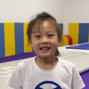 五岁就有八块腹肌的空翻小女孩