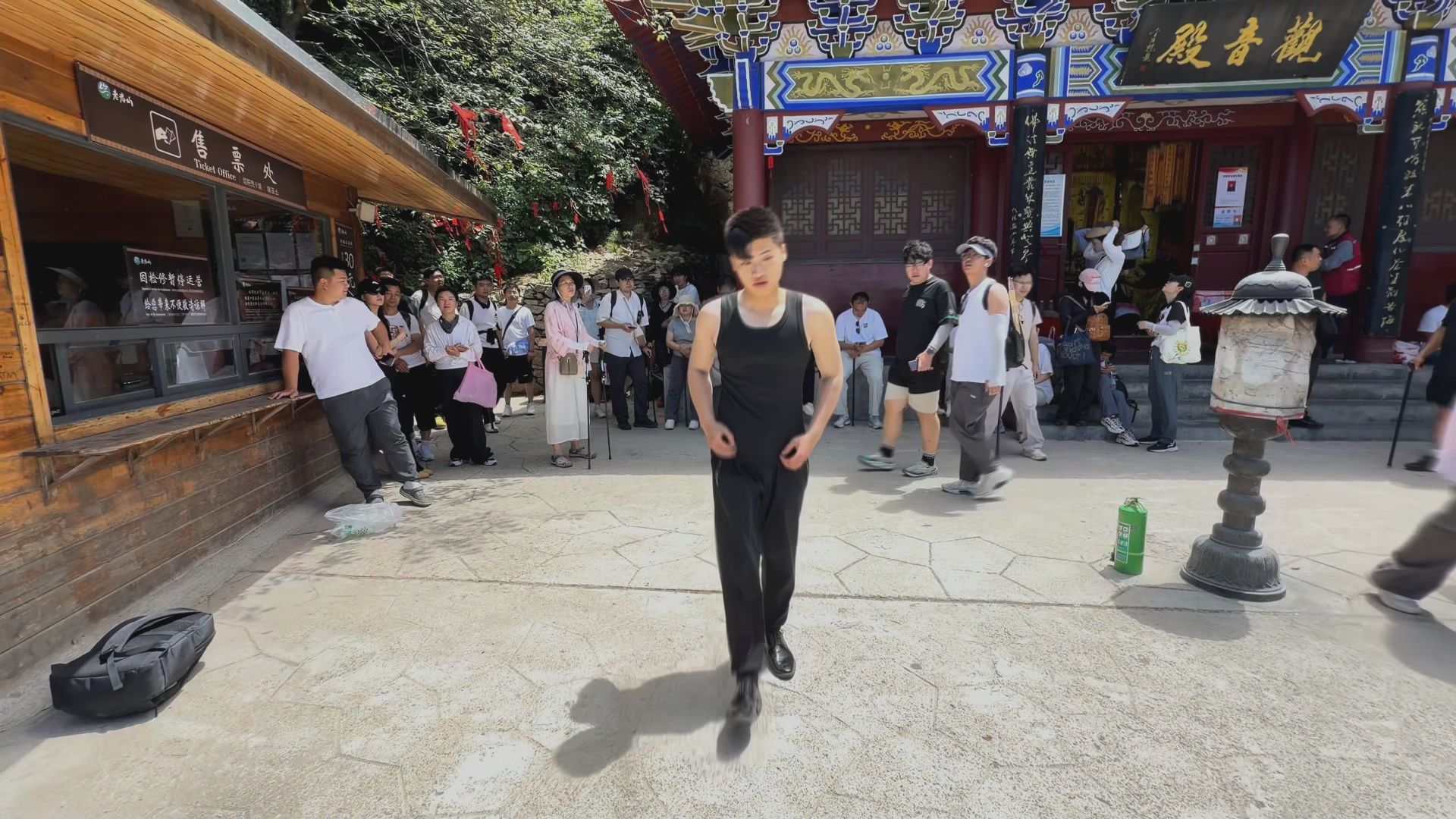 你说你是破碎的 但你忘了世界上有会拼图的人