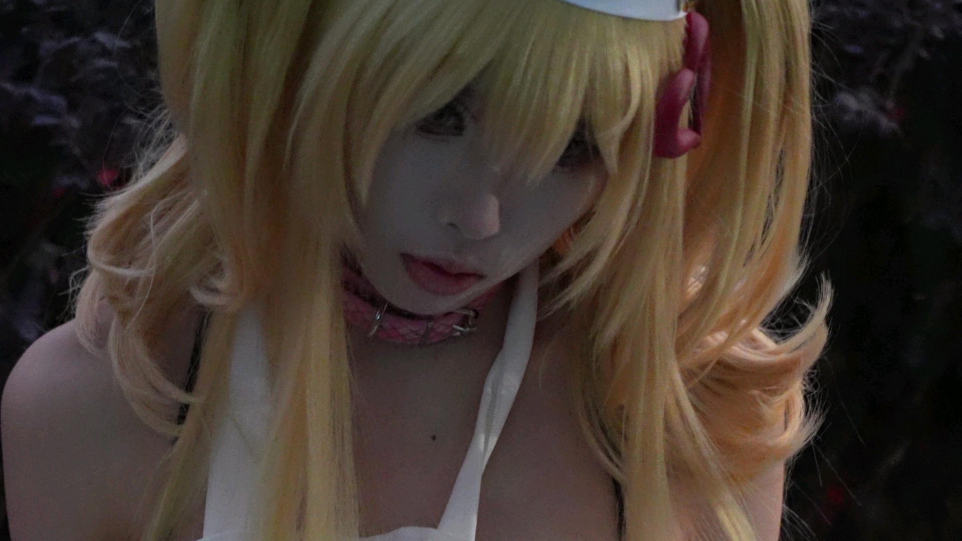 [Blonde Twin Ponytails] – Maid Costume Outside the Convention Center