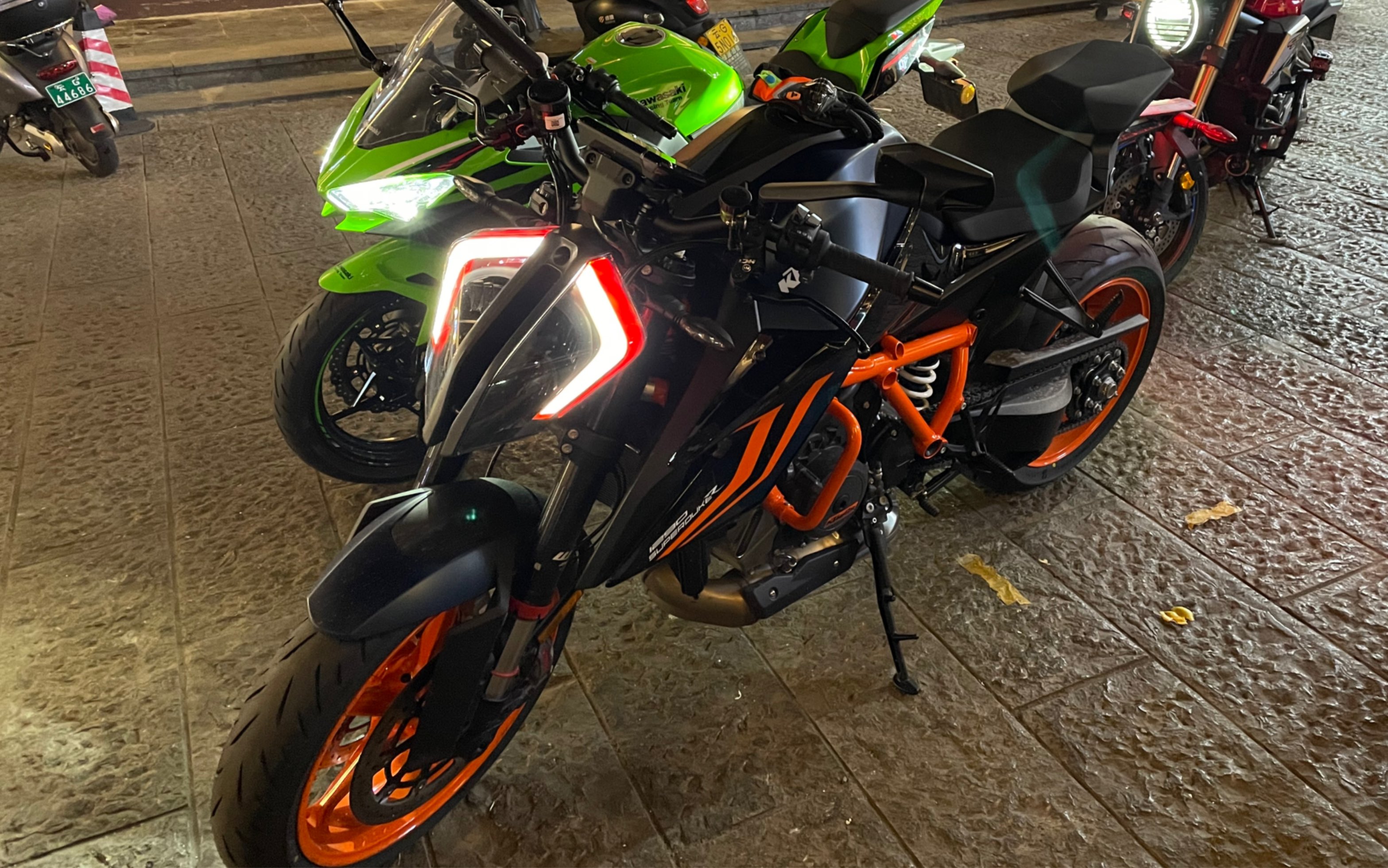 才提的KTM1290sdr，直接拉爆