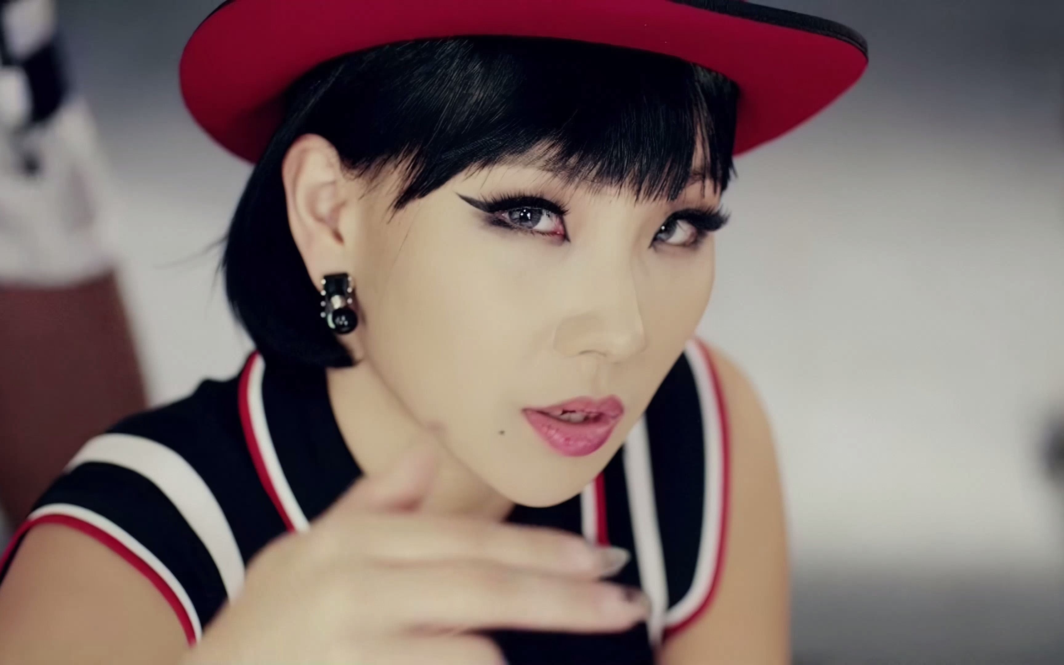 【4K MV】2NE1 - CRUSH