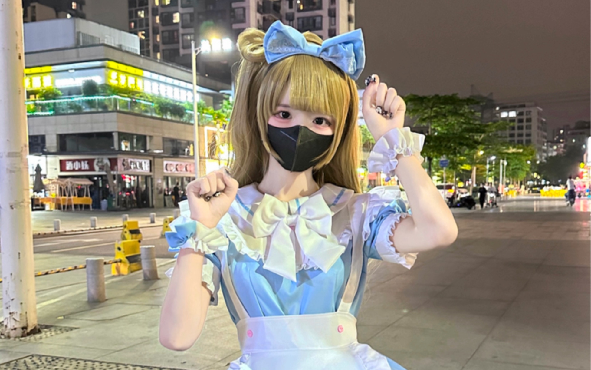 I'm wearing a birdie's fur.