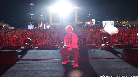 佛系少女歌舞 f65d467f274988ed37be7455a1782633999d2599.jpg@480w_270h_1c