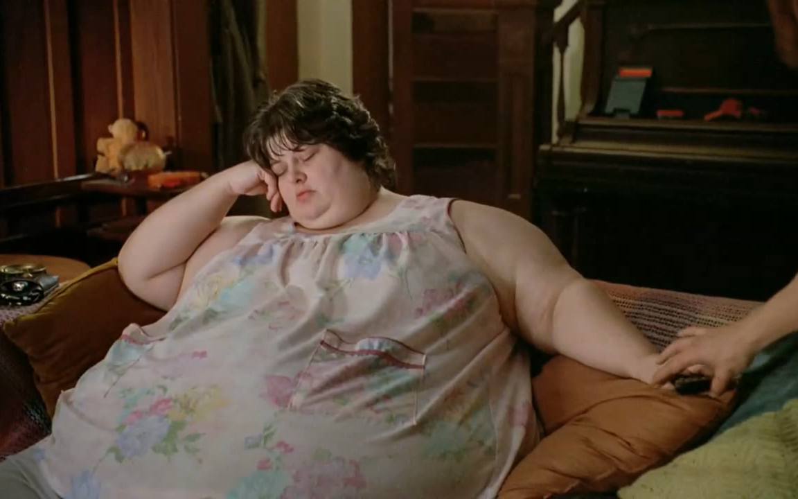 【越哥】有一个540斤的妈妈是什么感受？妈妈7年未出门，变成了这样子！