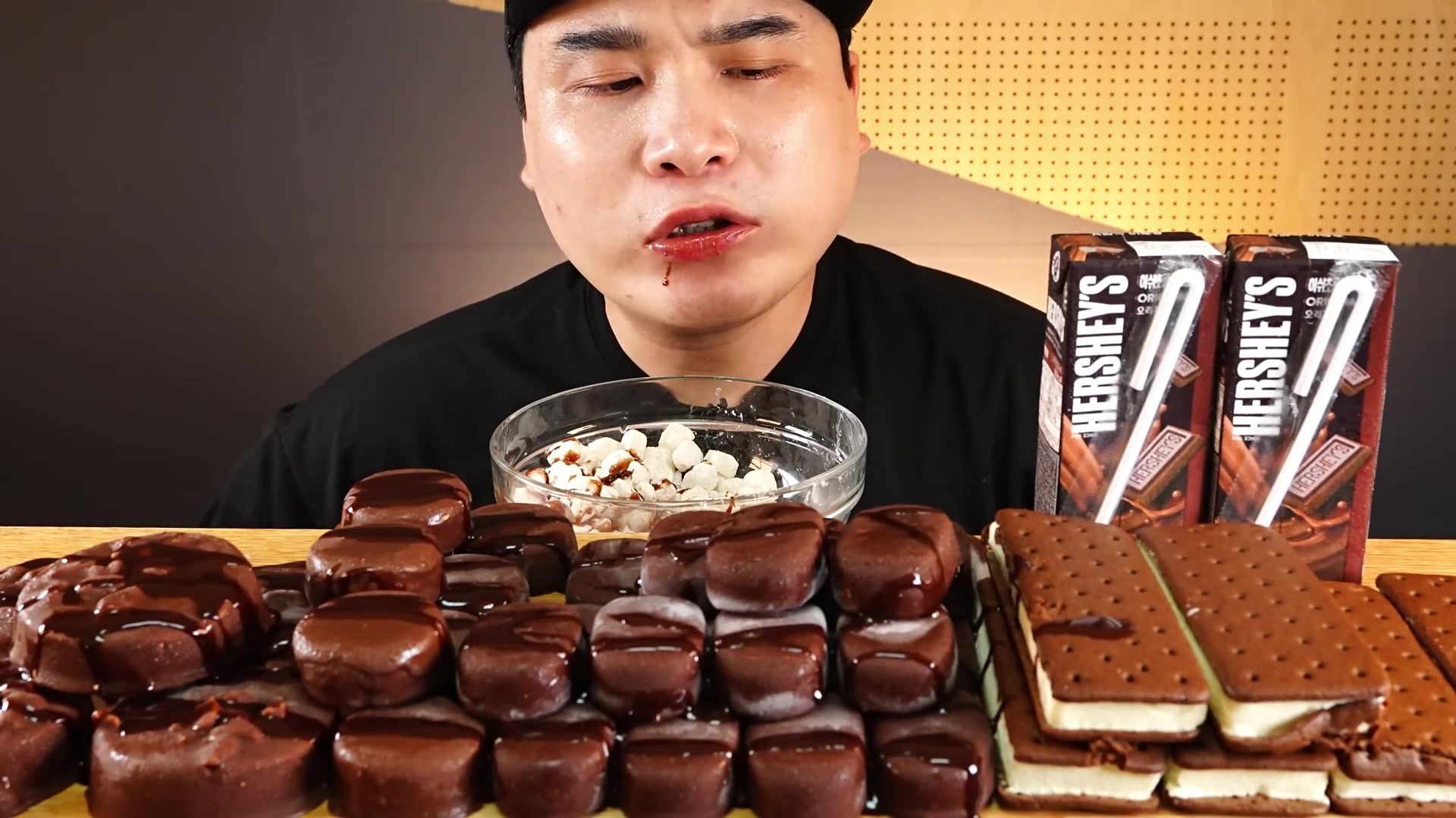 【ddeong-gae】巧克力局 | 巧克力冰淇淋&巧克力年糕&巧克力牛奶&韩国食物