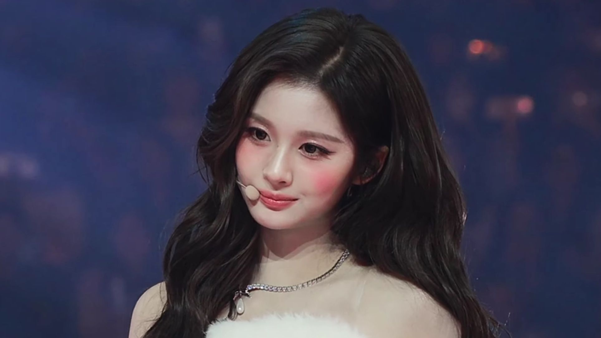 [4K60P] 251225 NMIXX - 雪允，薛仑娥（Sullyoon）🎵' Blue Valentine ' 3