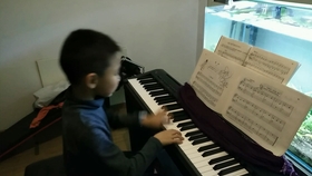 很火的音乐钢琴教学 f7ab4e5e0e904da00a9b09223aad762449f54b6b.jpg@280w_158h_1c_100q.jpg