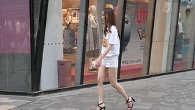 时尚街区女孩穿搭 f825344f113551c96b07fc34cfa3ba2f9a07721c.jpg@280w_158h_1c_100q.jpg