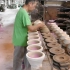 看看景德镇的老作坊是如何批量制作青花瓷器的