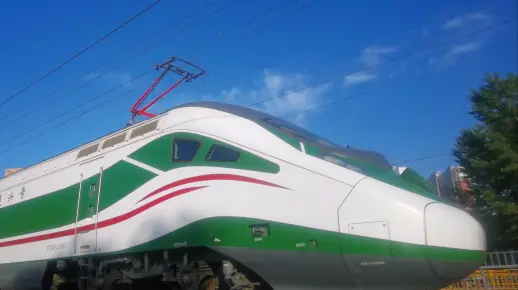 C946,D29,K7710通过九龍河铁路桥！