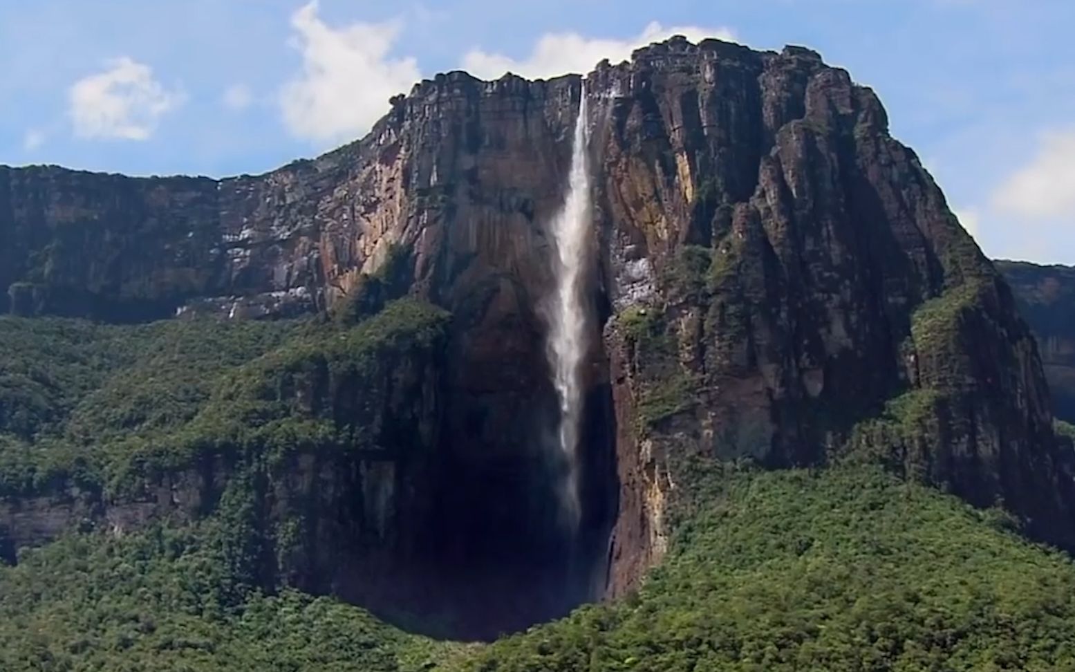 1000米，世界上落差最大的安赫尔瀑布，可谓人间仙境