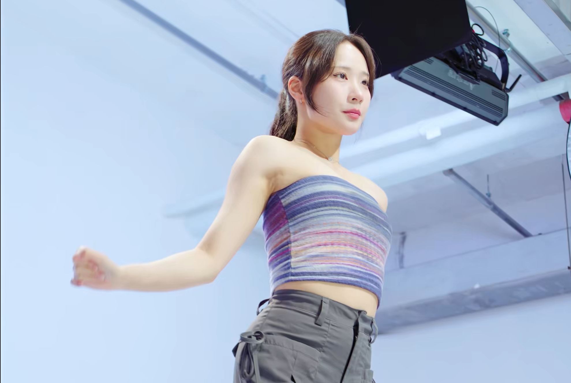 Jung In Supernova 240530 Side View