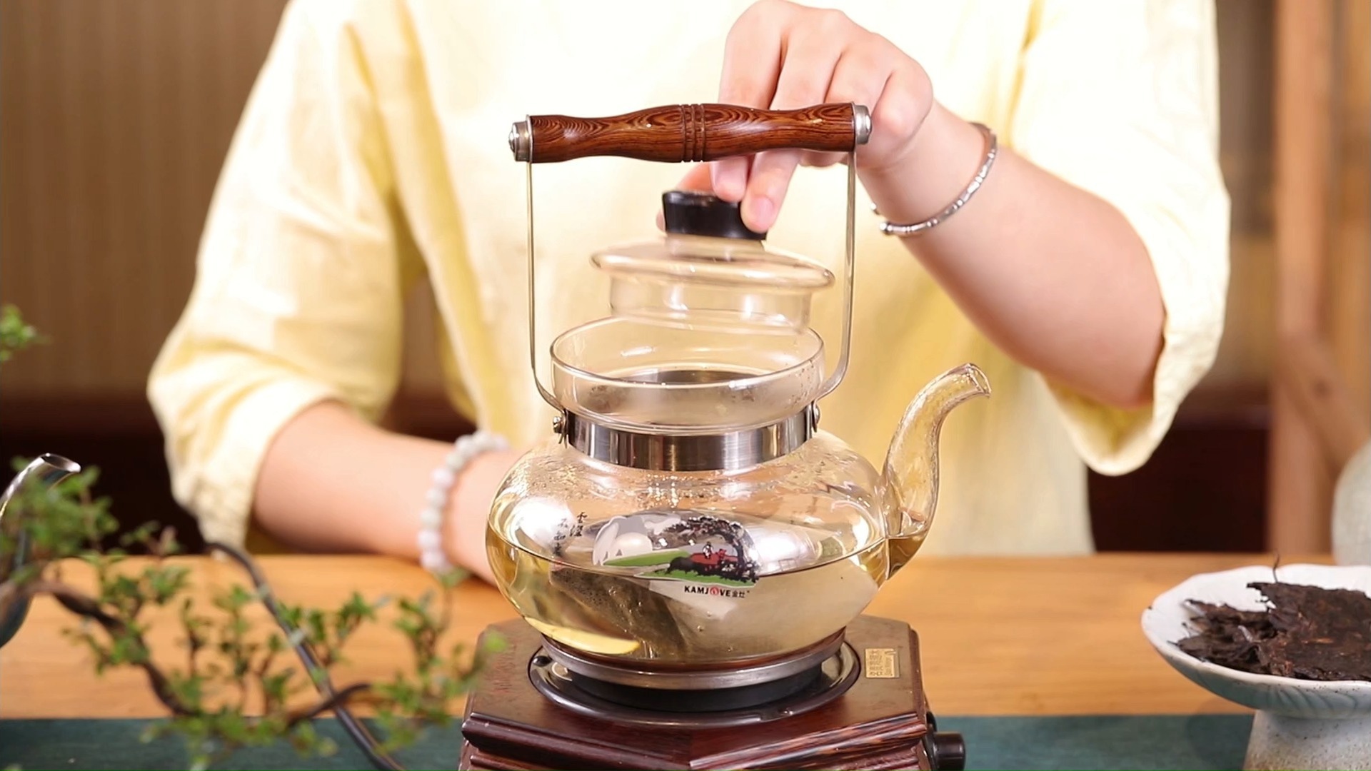 【空镜素材】玻璃器具泡茶