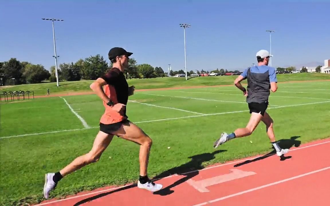 Joe Klecker和Olliver Hoare的2x600m, 400m, 200m间歇以及一英里阈值跑
