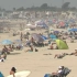 热热热！上万加州民众涌向海滩