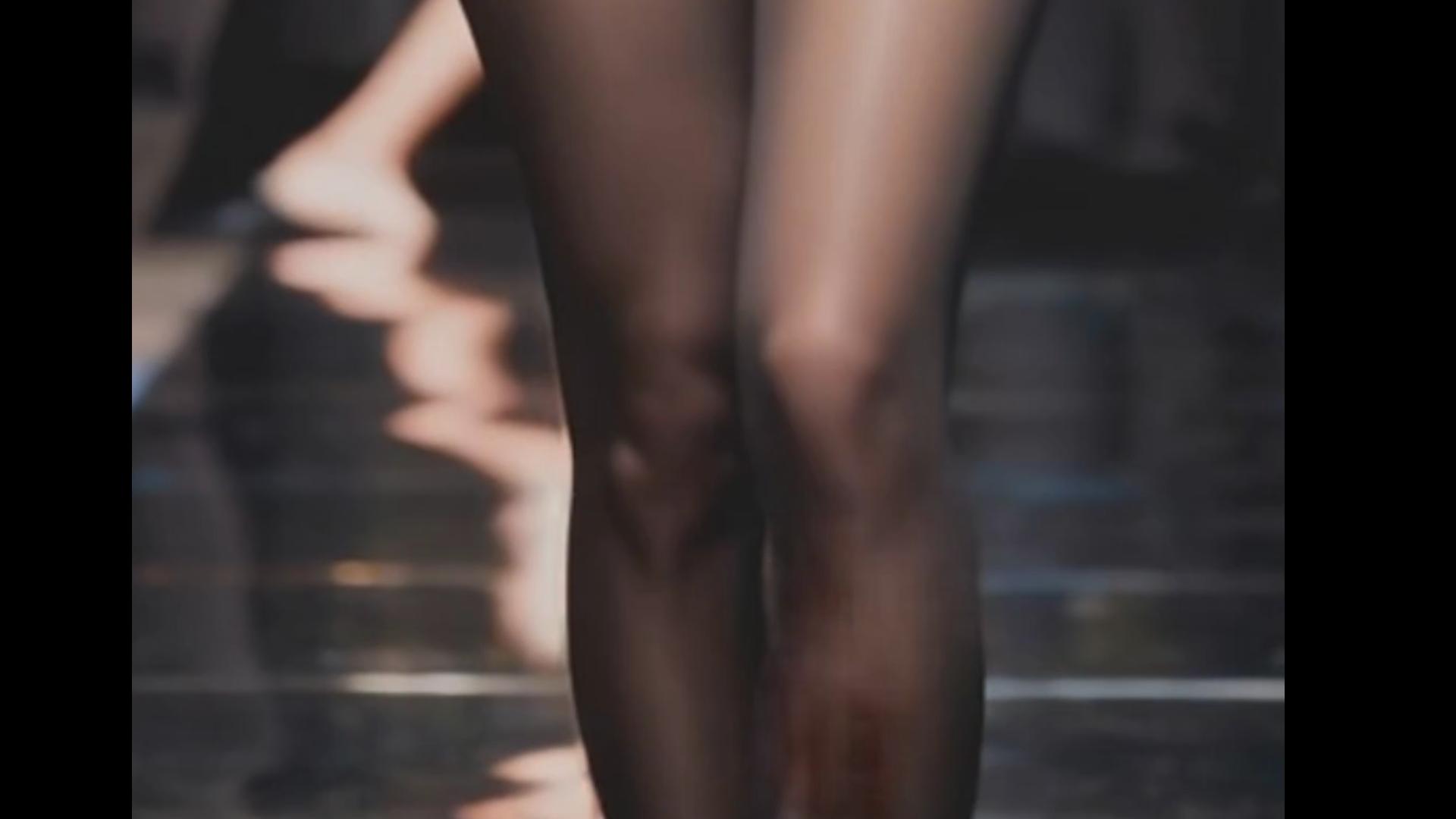 AI美女T台秀，黑白配