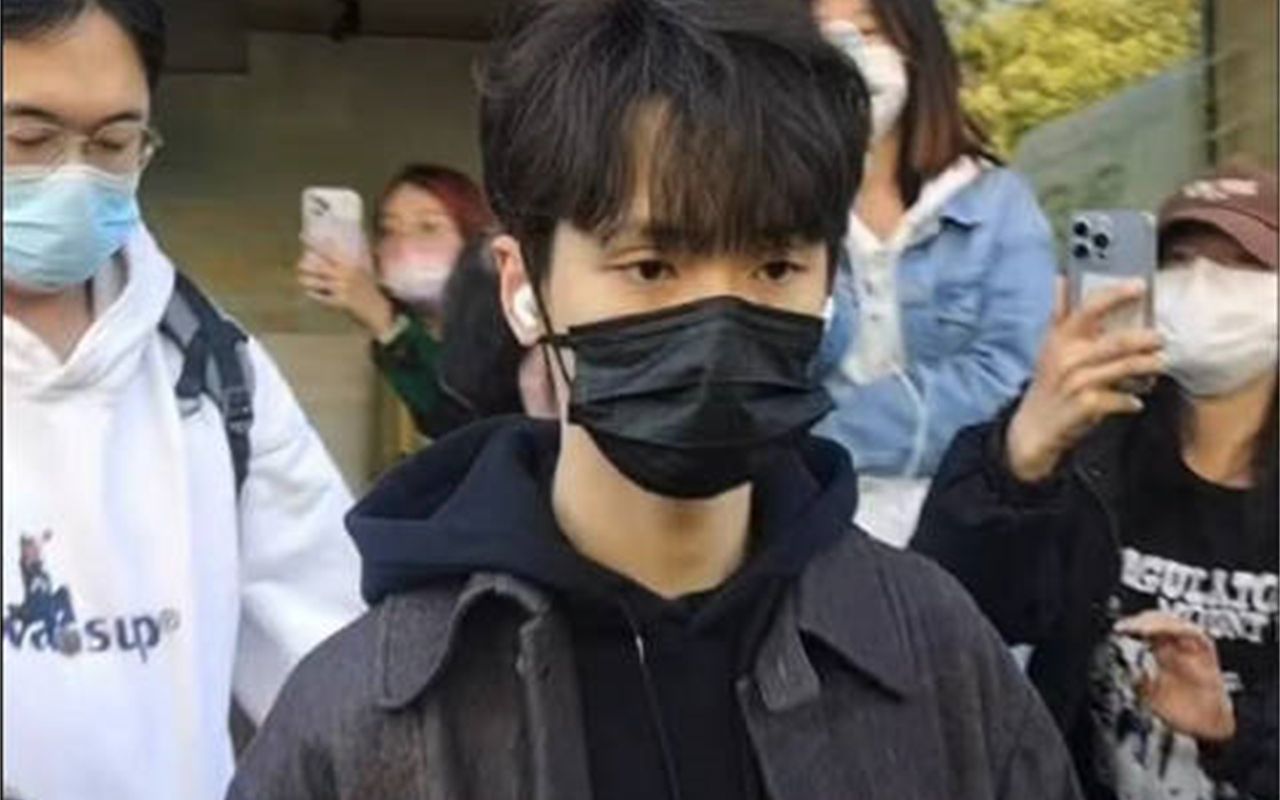 【严浩翔北电路透】带脏衣服回去喽!又来一件大衣,以后多穿?