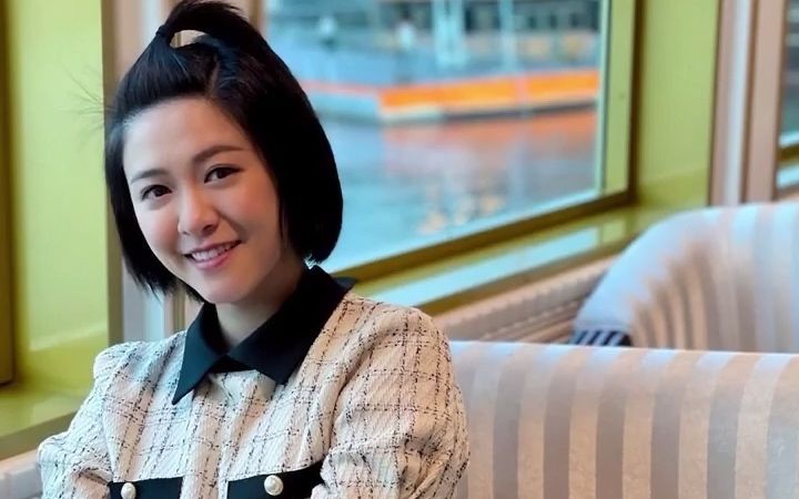 江嘉敏出动贵妇Look打卡，惨被高海宁串爆：个头想点